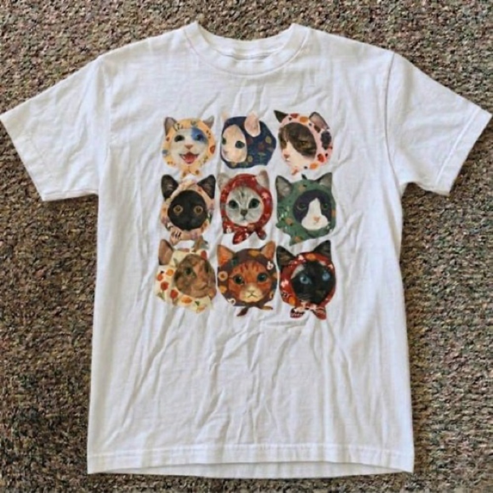 Babushka Cat Face Graphic T-Shirt - White Cat lover Tee